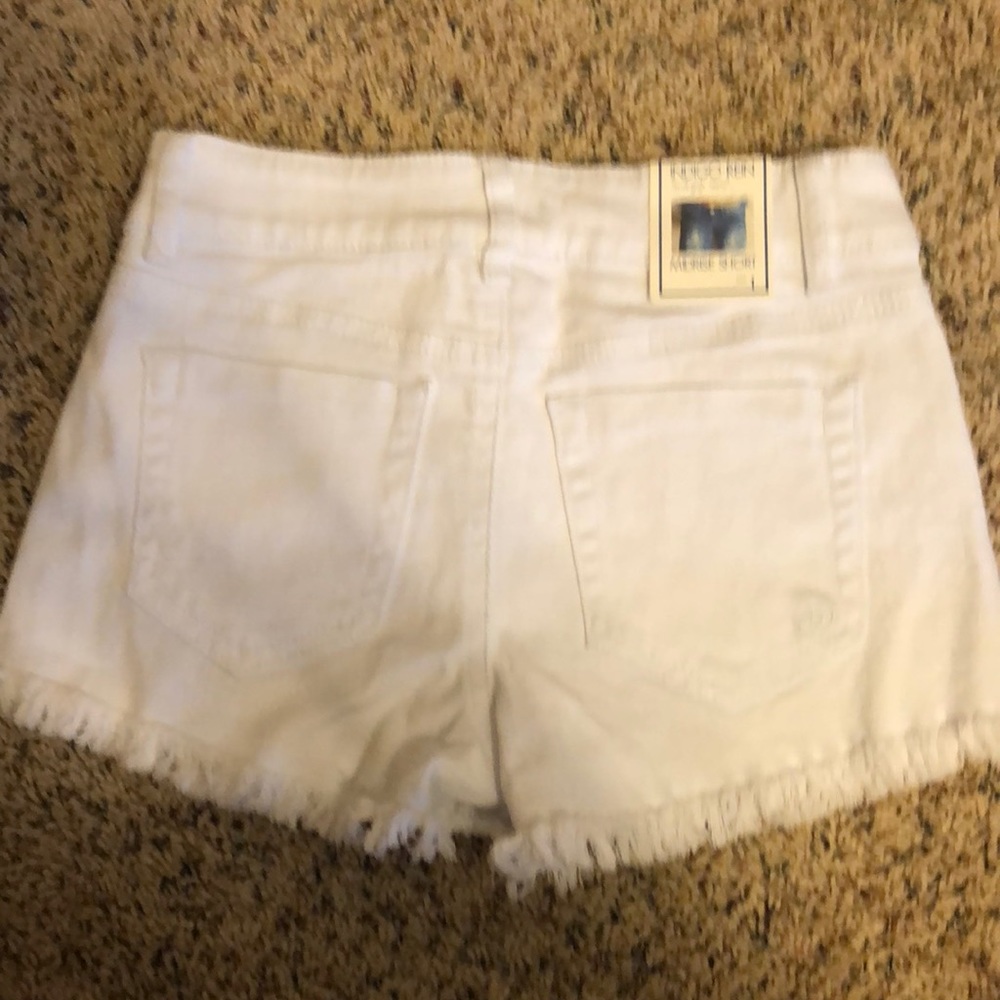 Shorts - Picture 2 of 4